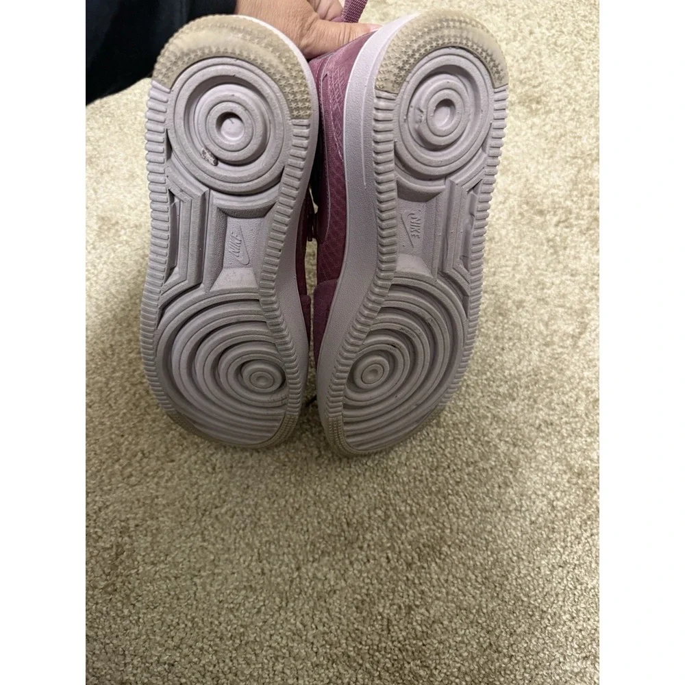 Nike force female